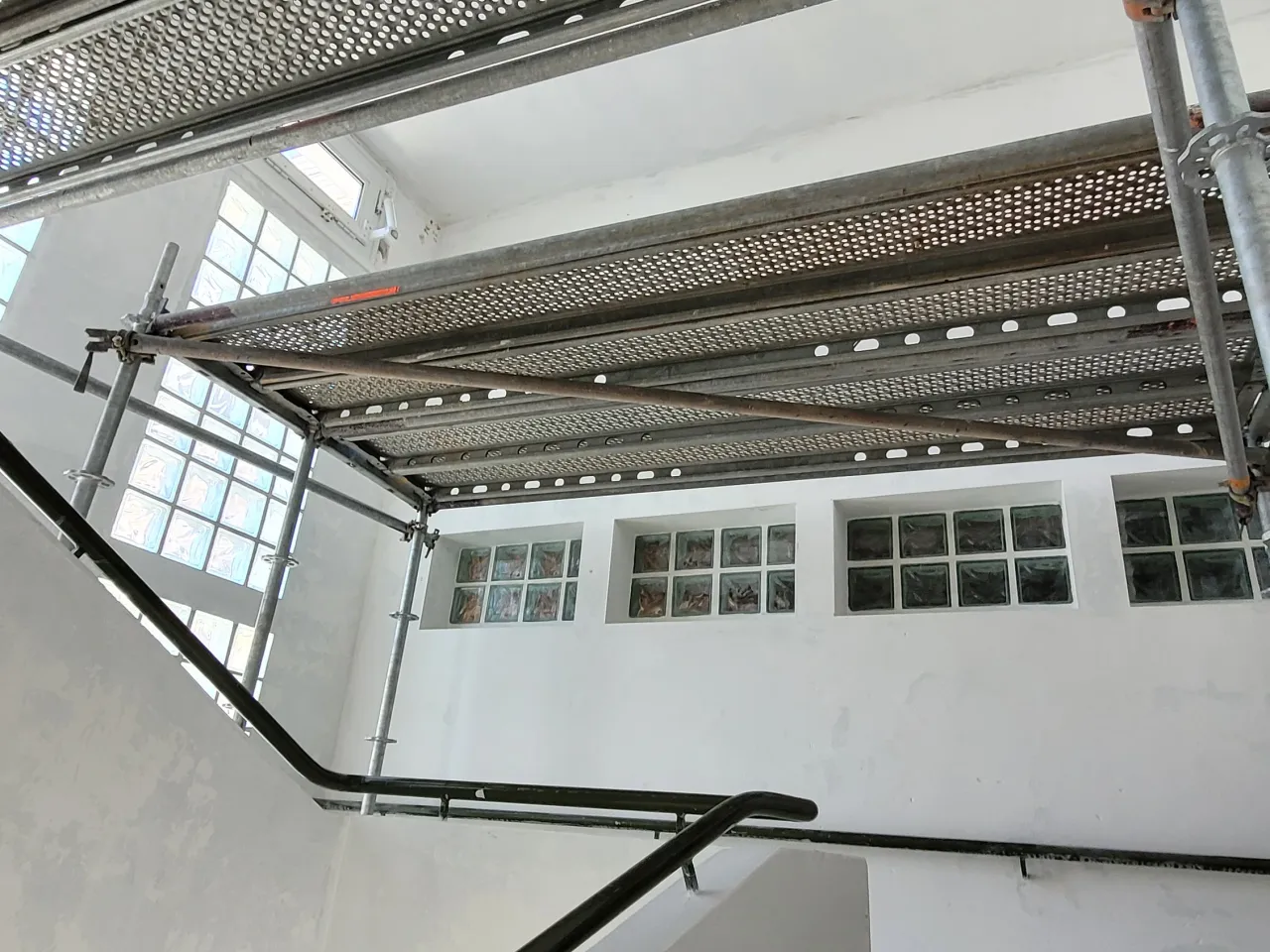 Échafaudage en cage d'escalier à Saint-Lambert-du-Lattay, photo 2